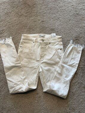 Abercrombie & Fitch White Skinny Jeans with Frayed Ankles